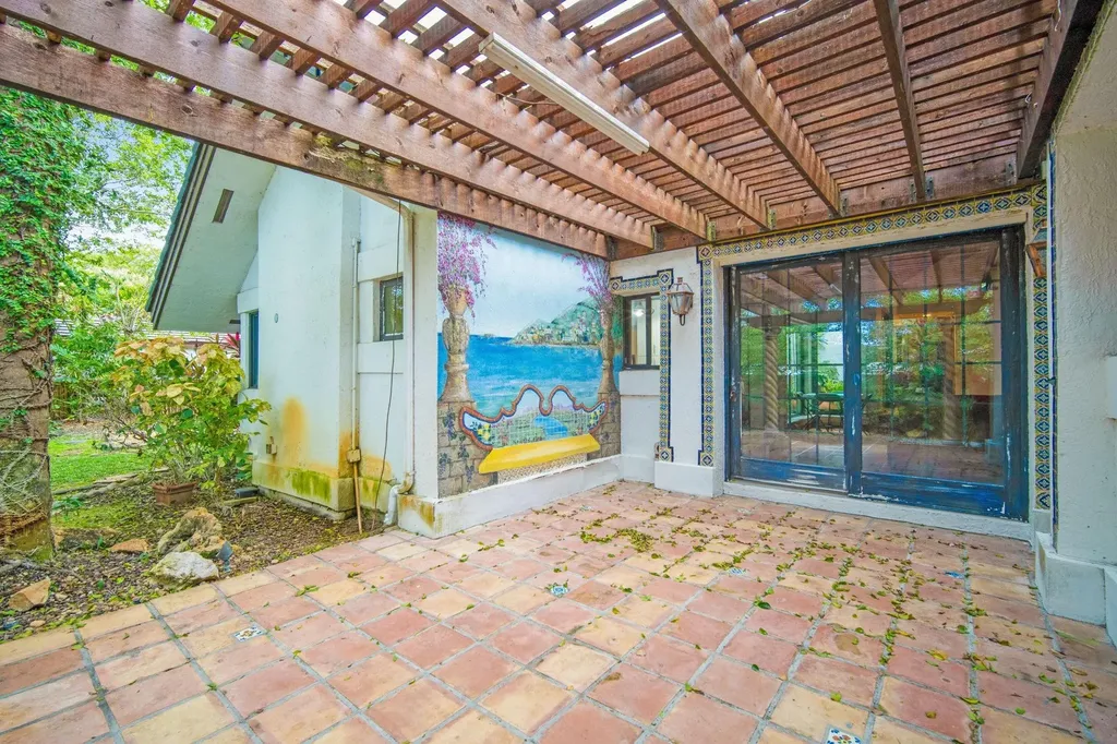 5720 SW 33rd Terrace Hollywood FL 33312