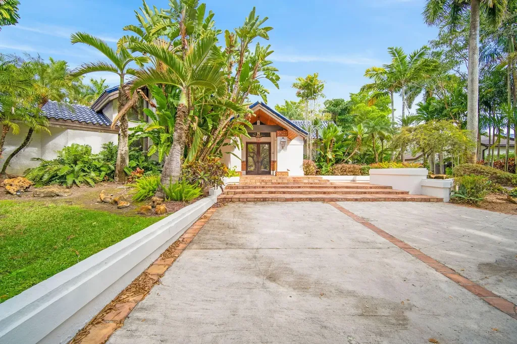 5720 SW 33rd Terrace Hollywood FL 33312
