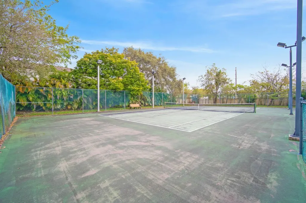 5720 SW 33rd Terrace Hollywood FL 33312