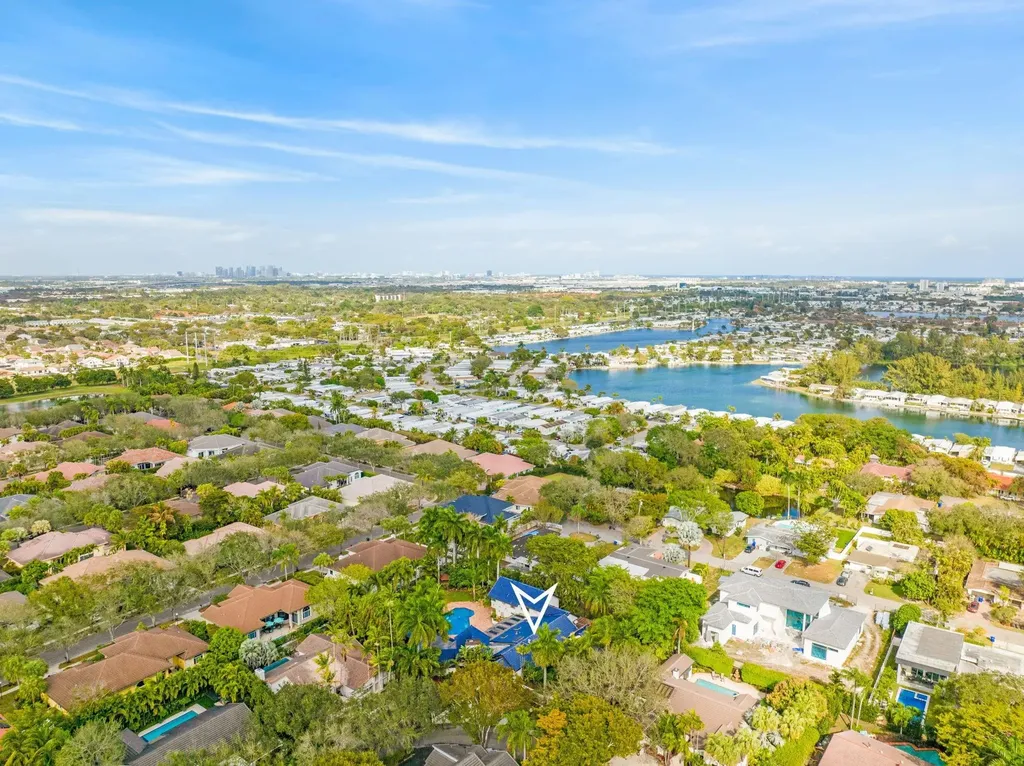5720 SW 33rd Terrace Hollywood FL 33312
