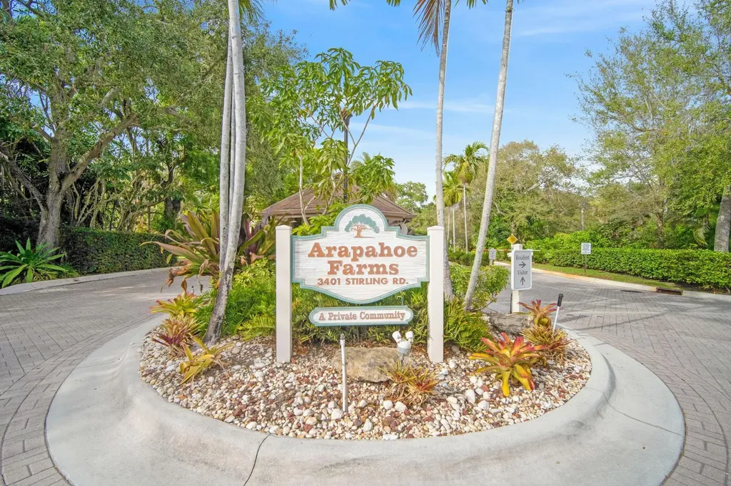 5720 SW 33rd Terrace Hollywood FL 33312