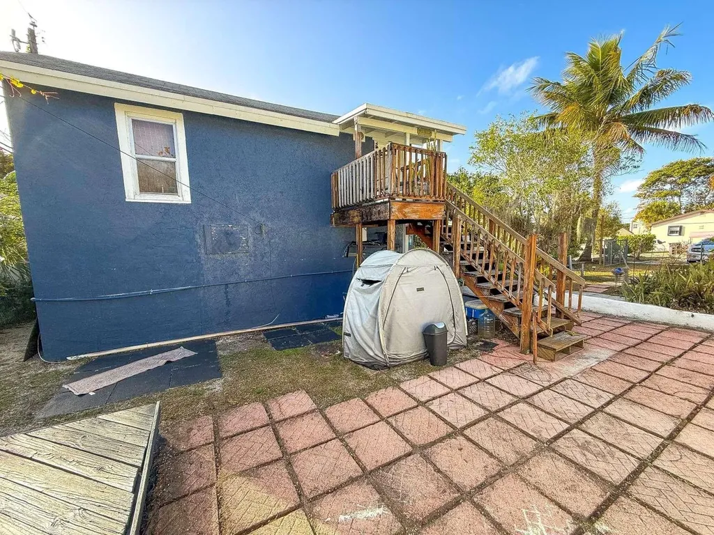 920 Selkirk Street West Palm Beach FL 33405