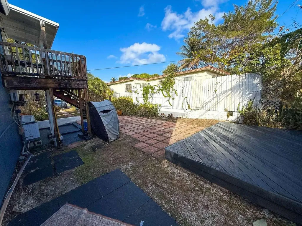 920 Selkirk Street West Palm Beach FL 33405