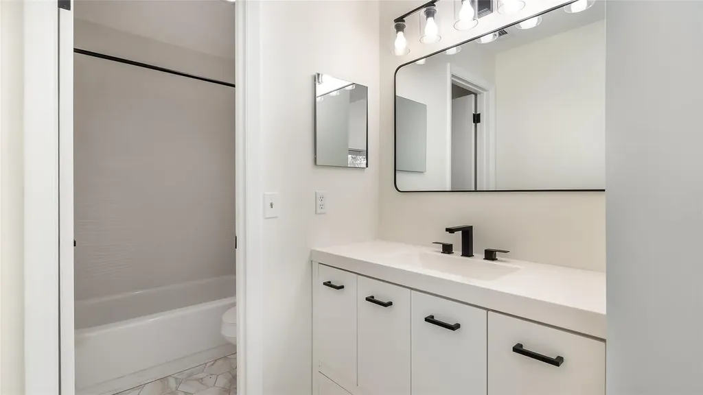 4979 NW 82nd Avenue Fort Lauderdale FL 33351