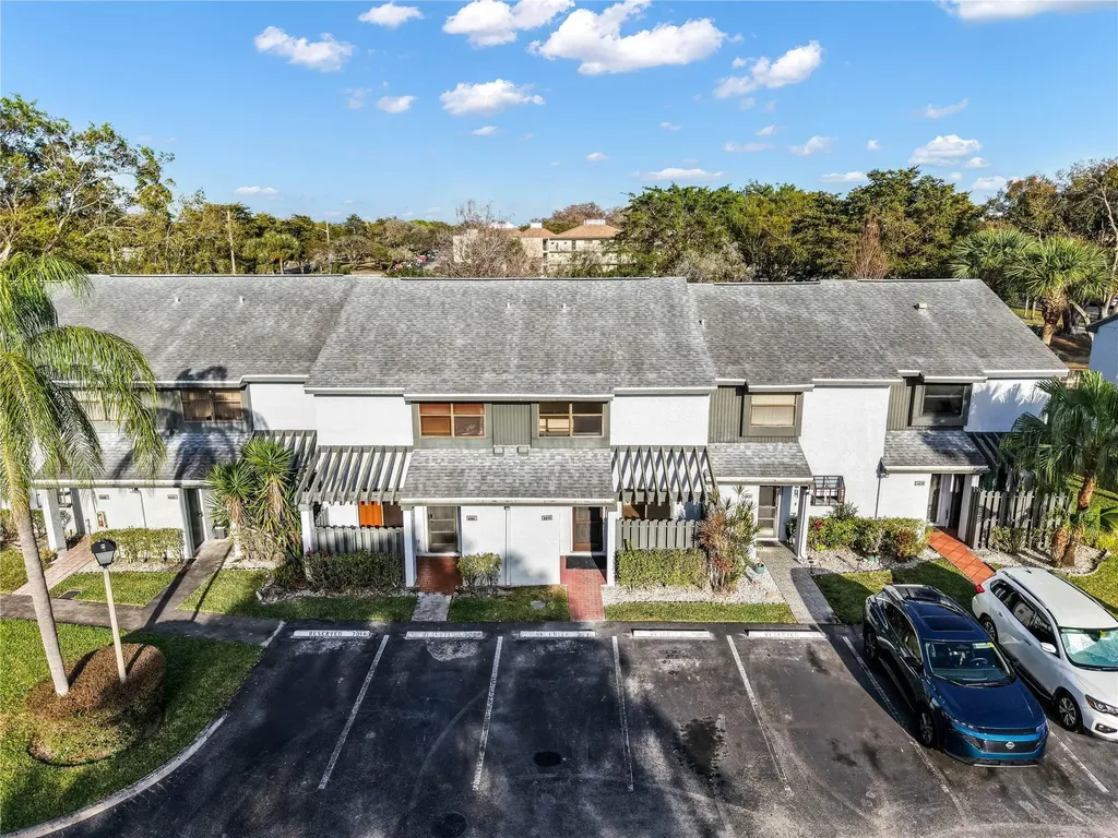 4979 NW 82nd Avenue Fort Lauderdale FL 33351
