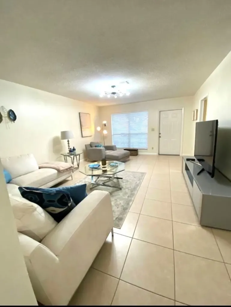 1641 NE 55th Street Fort Lauderdale FL 33334