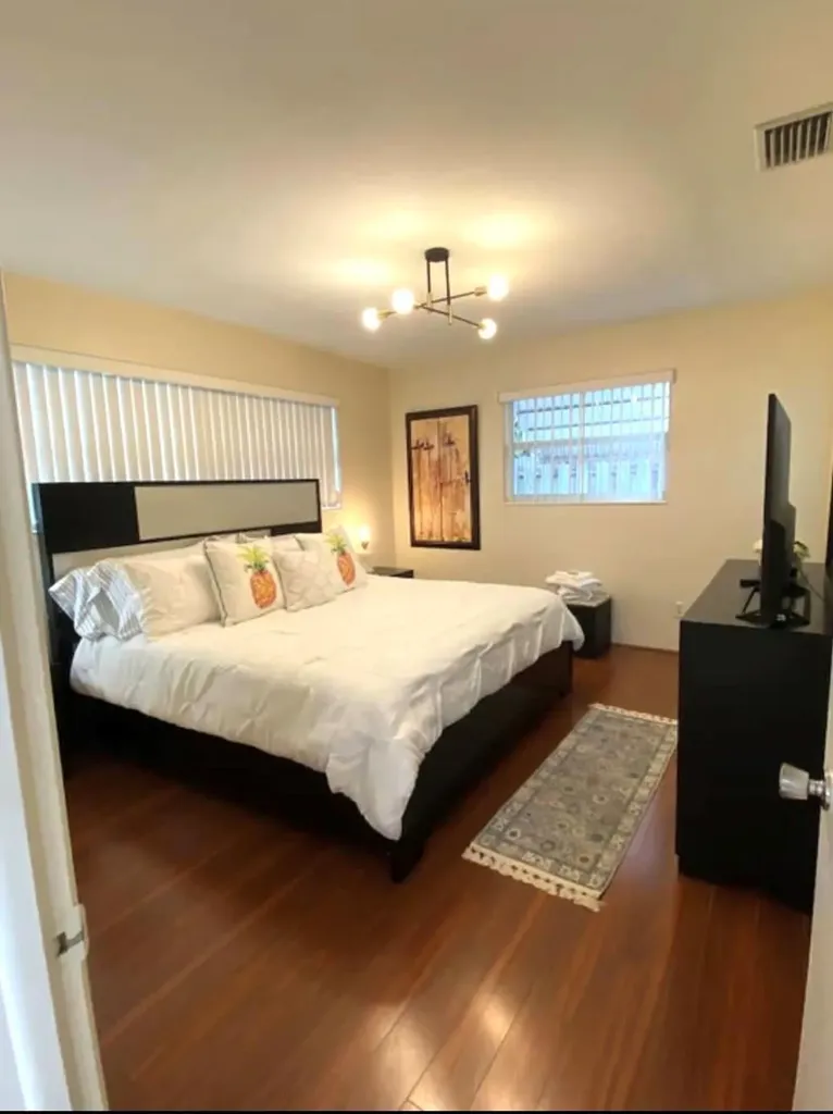 1641 NE 55th Street Fort Lauderdale FL 33334
