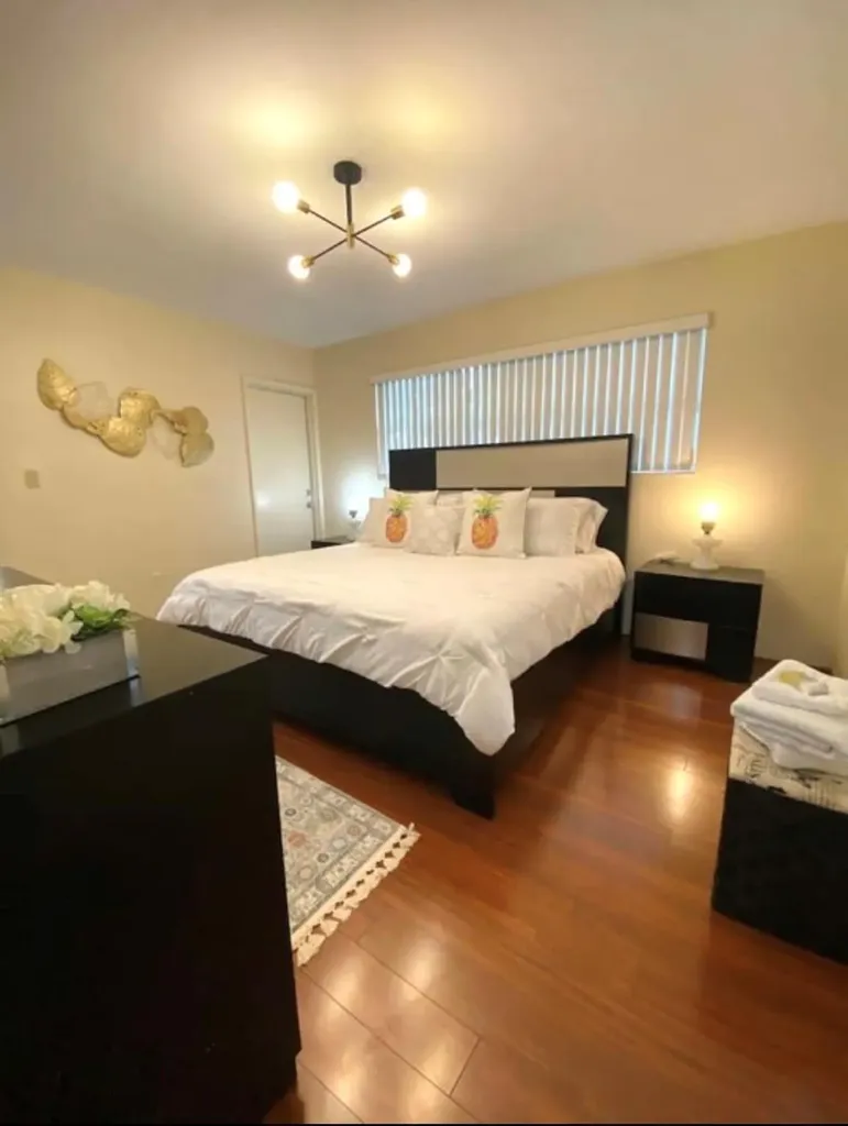 1641 NE 55th Street Fort Lauderdale FL 33334