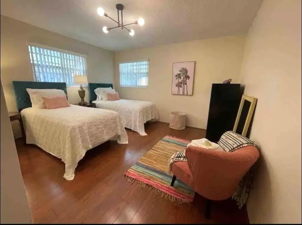 1641 NE 55th Street Fort Lauderdale FL 33334