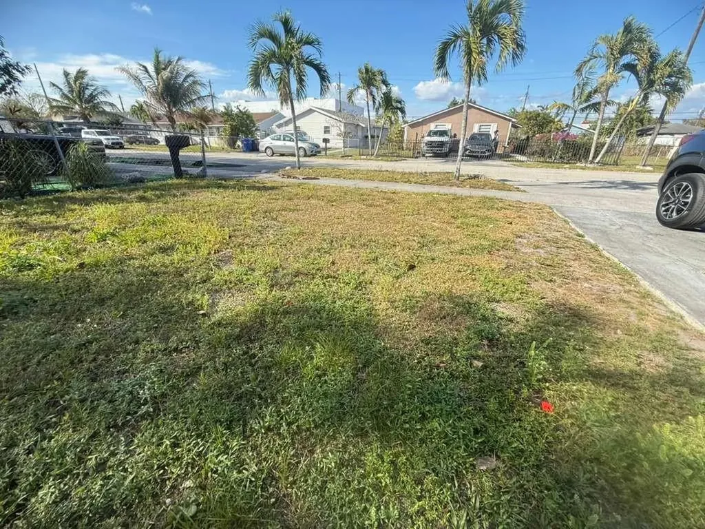 5836 Wiley Street Hollywood FL 33023