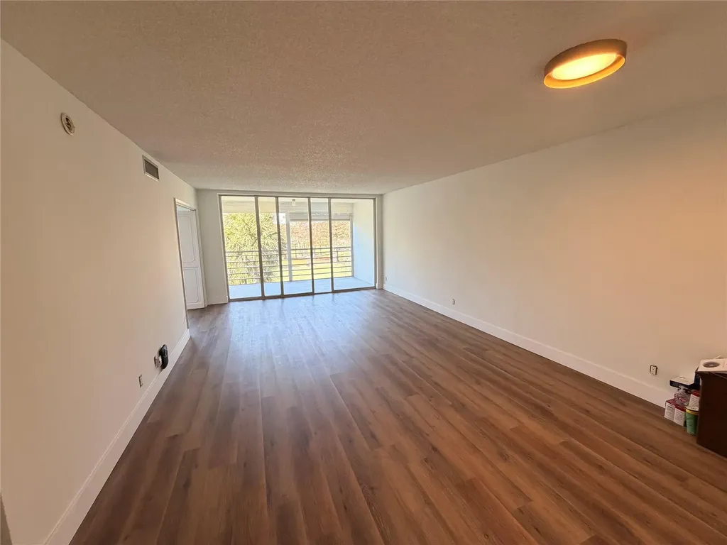 605 Oaks Drive Pompano Beach FL 33069