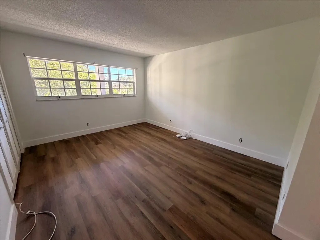 605 Oaks Drive Pompano Beach FL 33069