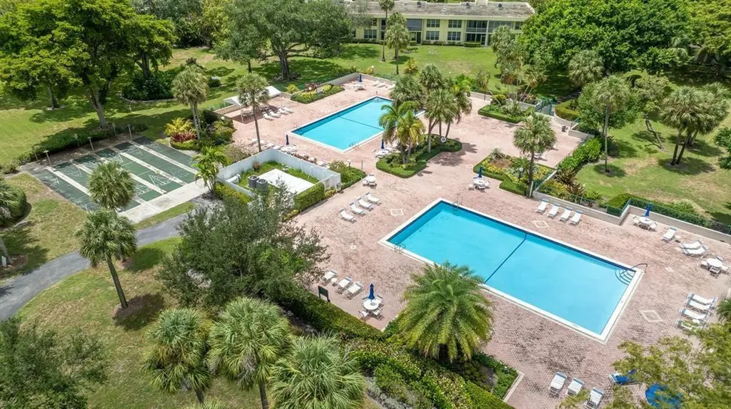 605 Oaks Drive Pompano Beach FL 33069