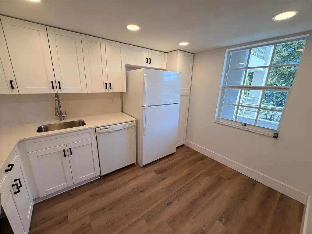 605 Oaks Drive Pompano Beach FL 33069
