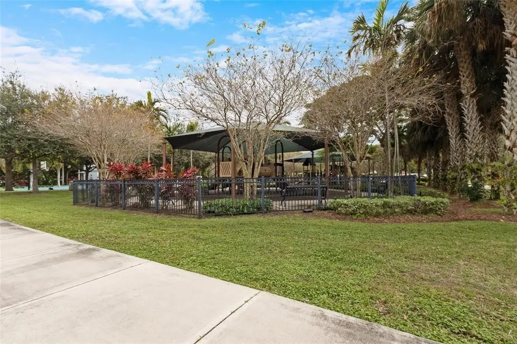 605 Oaks Drive Pompano Beach FL 33069