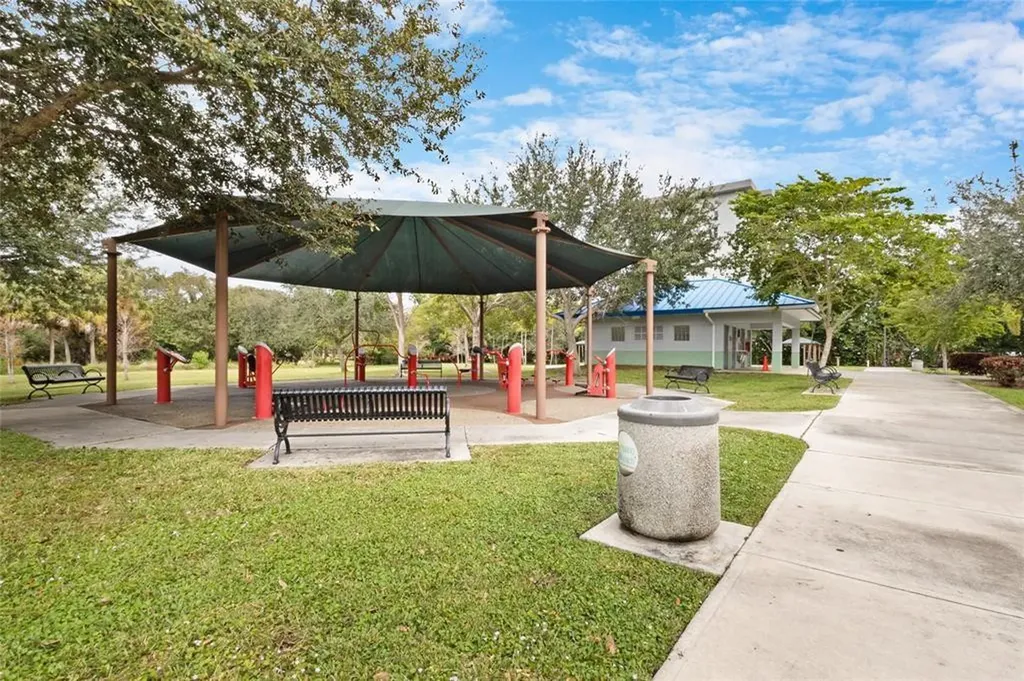 605 Oaks Drive Pompano Beach FL 33069