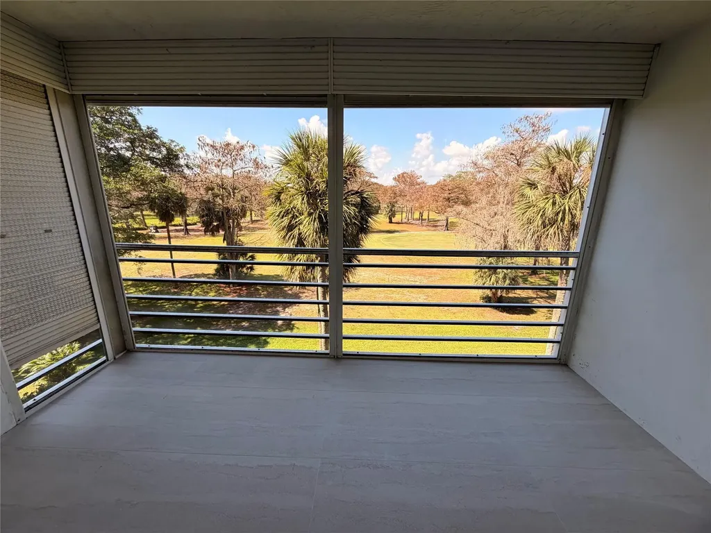 605 Oaks Drive Pompano Beach FL 33069