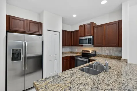 4234 N Dixie Highway Oakland Park FL 33334