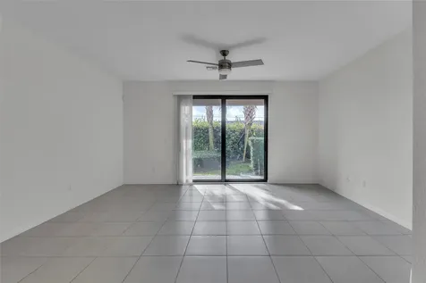 4234 N Dixie Highway Oakland Park FL 33334