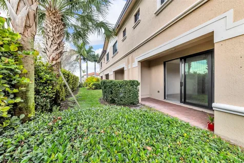 4234 N Dixie Highway Oakland Park FL 33334