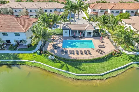 4234 N Dixie Highway Oakland Park FL 33334