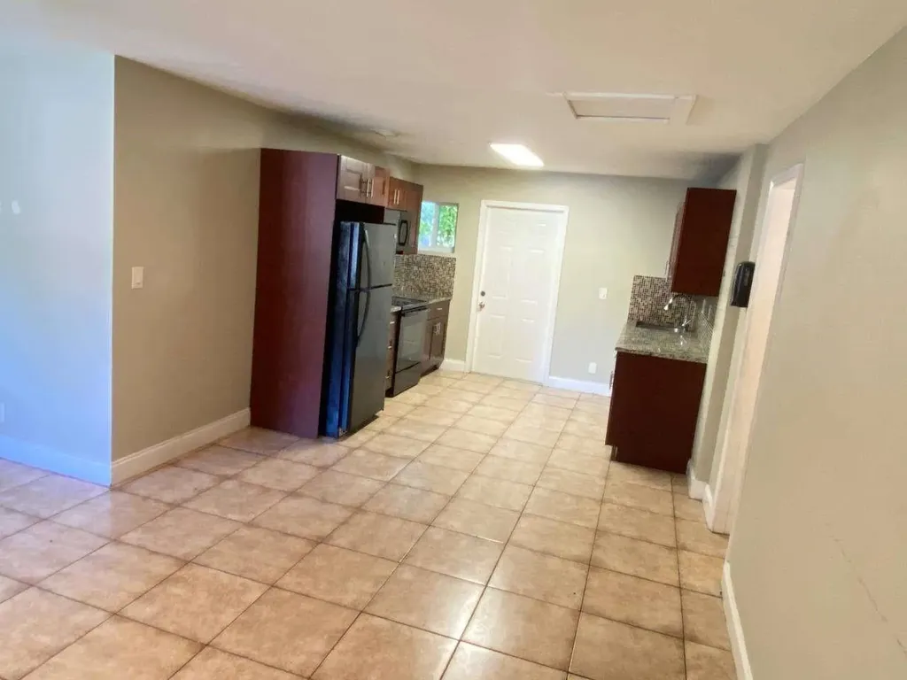 141 NW 10th Street Pompano Beach FL 33060