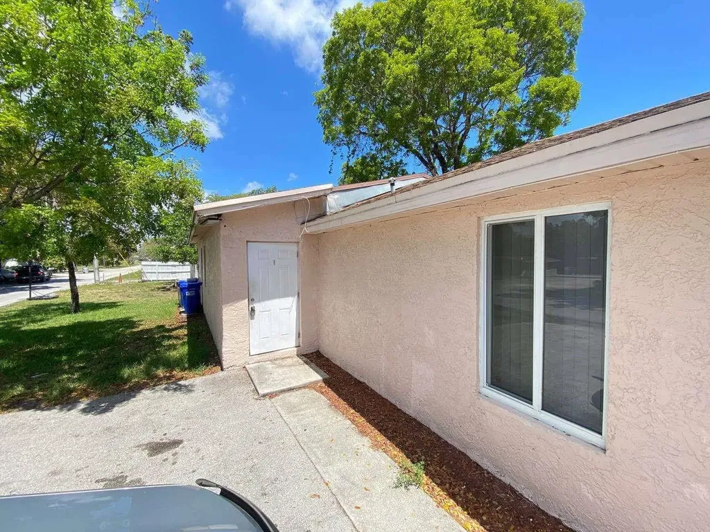 141 NW 10th Street Pompano Beach FL 33060