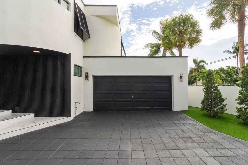 2651 NE 22nd Court Pompano Beach FL 33062