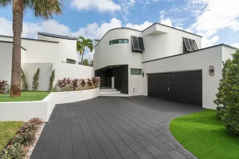 2651 NE 22nd Court Pompano Beach FL 33062