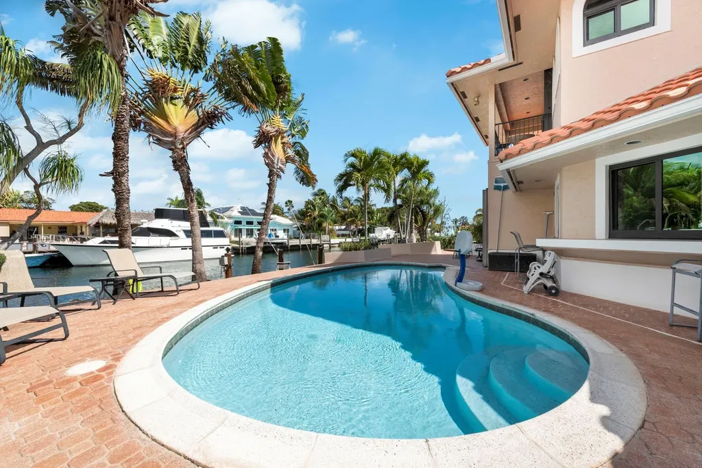 2865 NE 19th Street Pompano Beach FL 33062