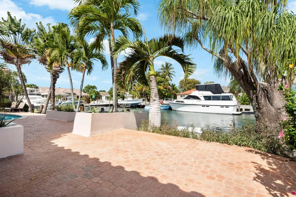 2865 NE 19th Street Pompano Beach FL 33062