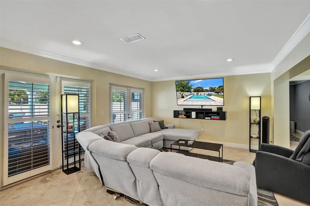 5409 Madison Street Hollywood FL 33021