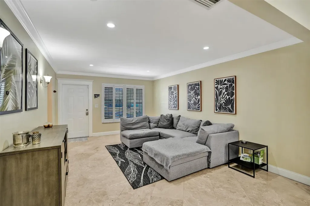 5409 Madison Street Hollywood FL 33021