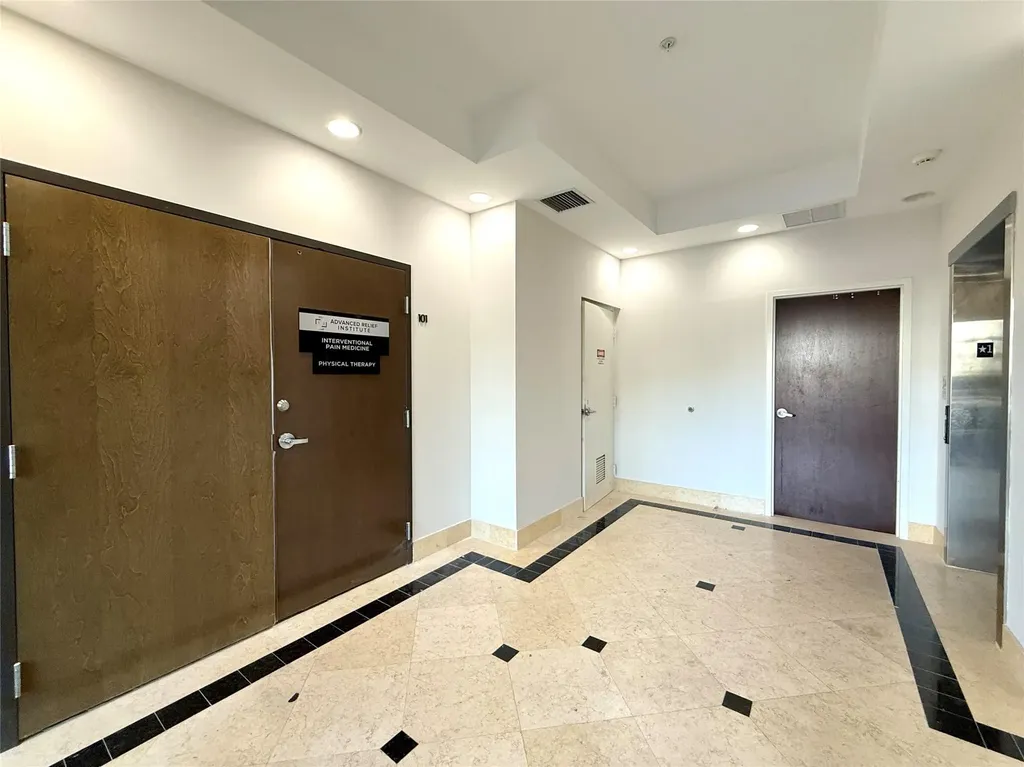 2933 NW 62nd Street Fort Lauderdale FL 33309