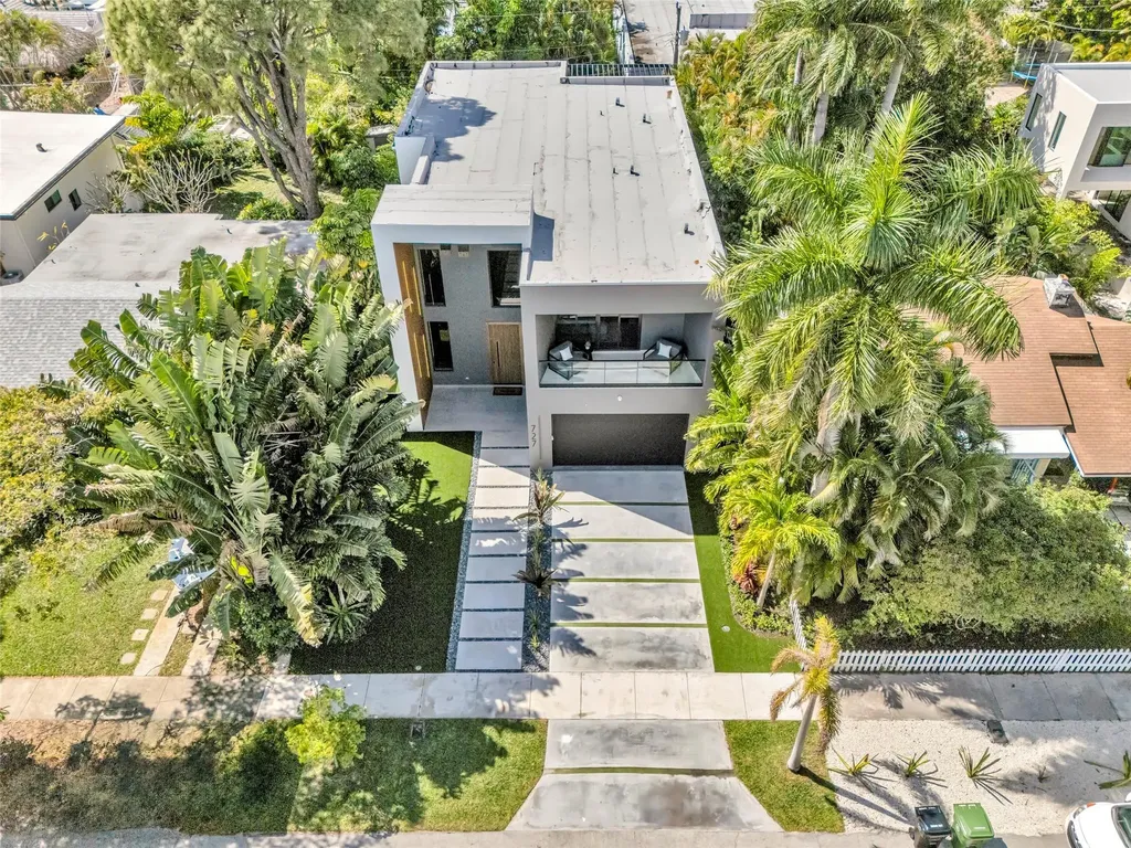 727 NE 17th Way Fort Lauderdale FL 33304