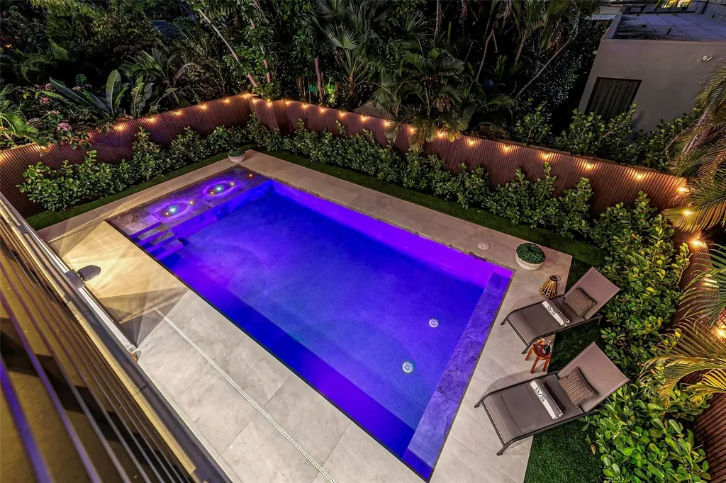 727 NE 17th Way Fort Lauderdale FL 33304