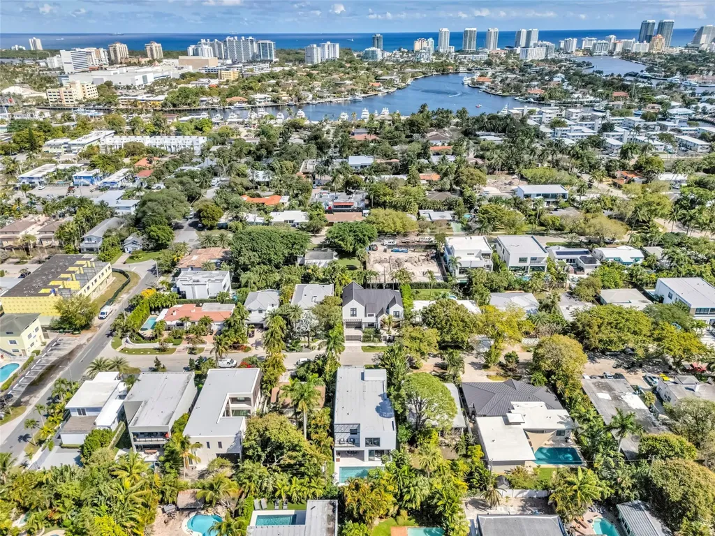 727 NE 17th Way Fort Lauderdale FL 33304