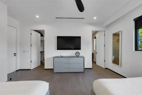 727 NE 17th Way Fort Lauderdale FL 33304