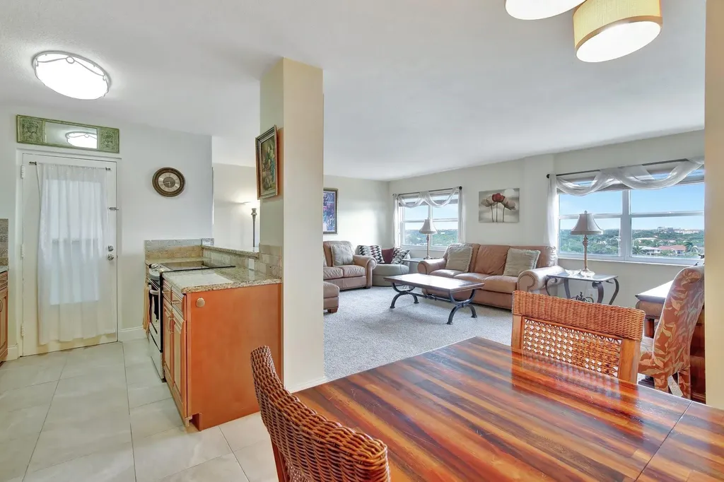 2555 NE 11th Street Fort Lauderdale FL 33304