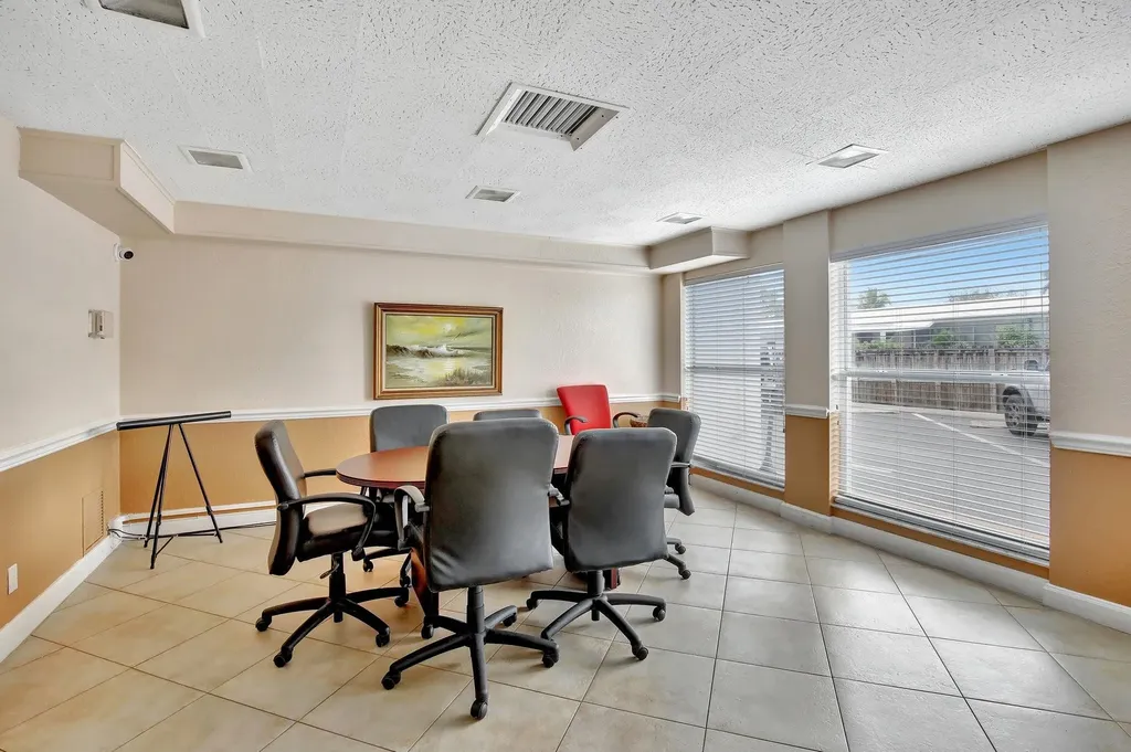 2555 NE 11th Street Fort Lauderdale FL 33304