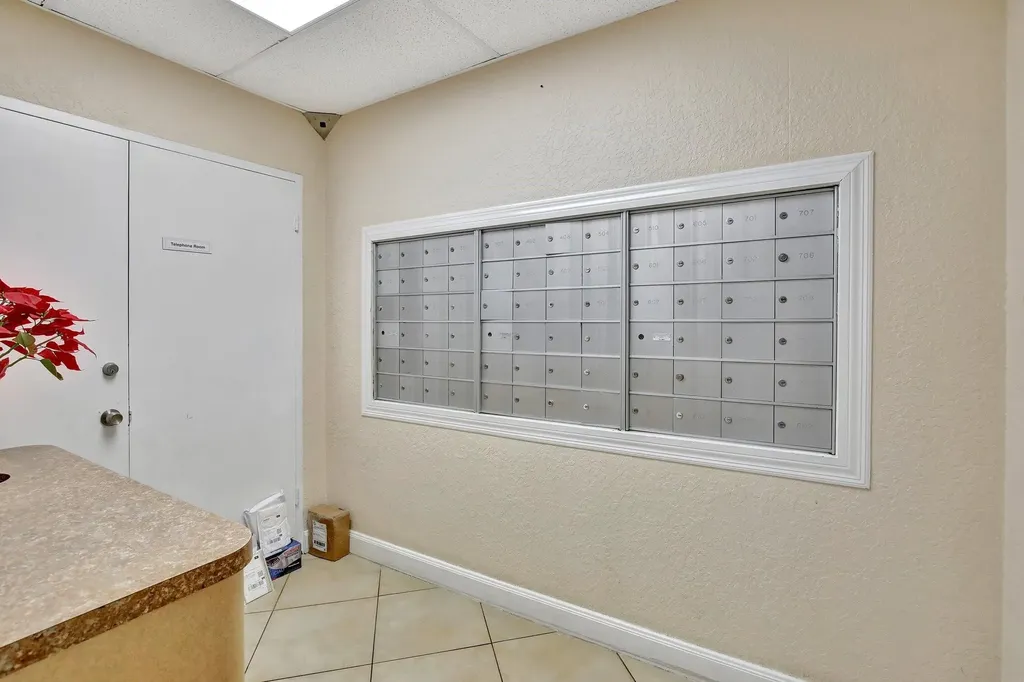 2555 NE 11th Street Fort Lauderdale FL 33304