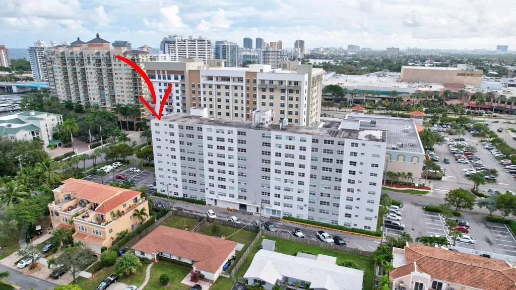 2555 NE 11th Street Fort Lauderdale FL 33304