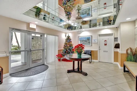 2555 NE 11th Street Fort Lauderdale FL 33304