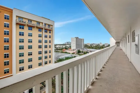2555 NE 11th Street Fort Lauderdale FL 33304