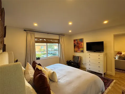 9 NE 19th Court Wilton Manors FL 33305
