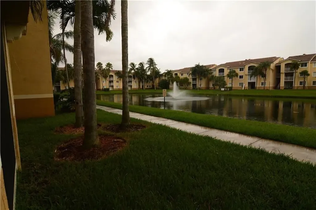 2620 S University Drive Davie FL 33328