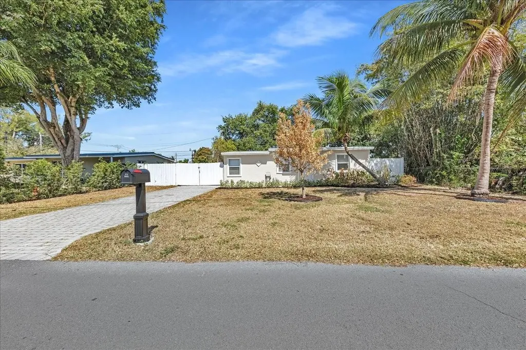 305 NE 8th Street Pompano Beach FL 33060