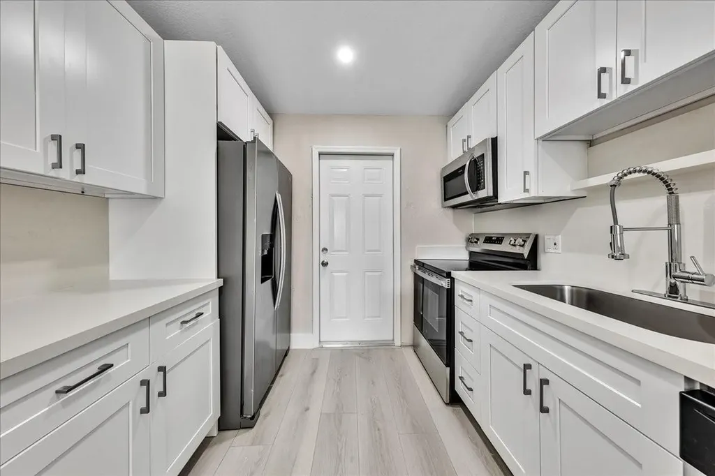 305 NE 8th Street Pompano Beach FL 33060
