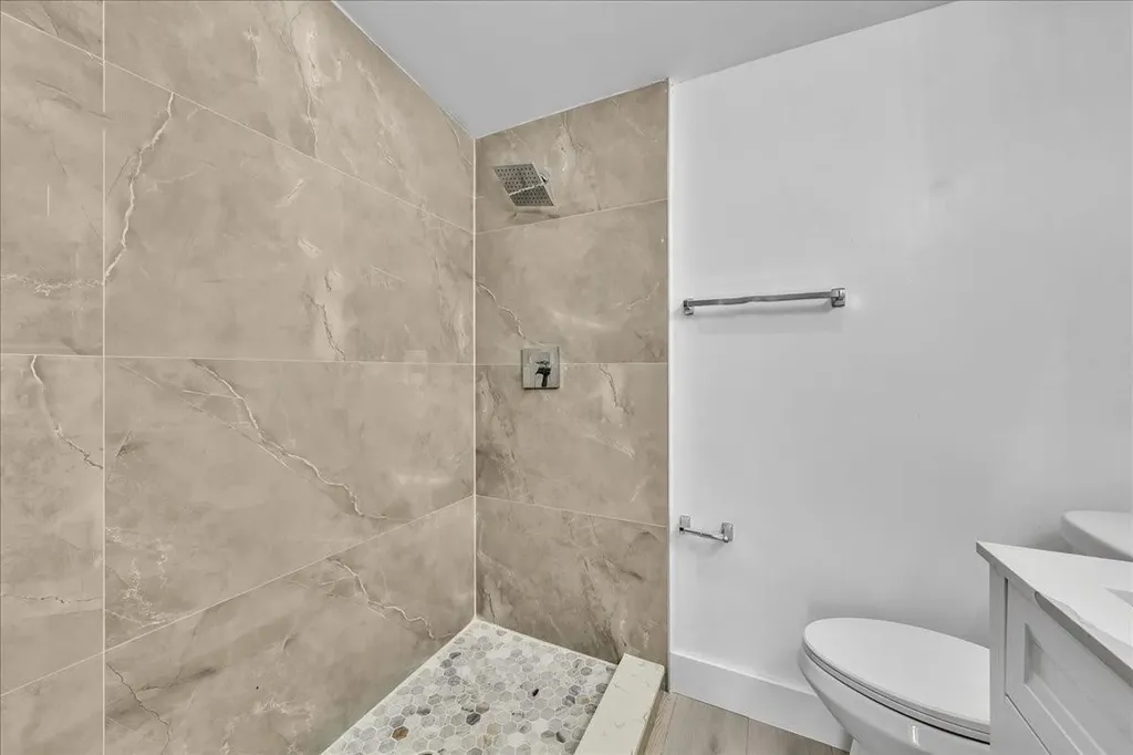 305 NE 8th Street Pompano Beach FL 33060