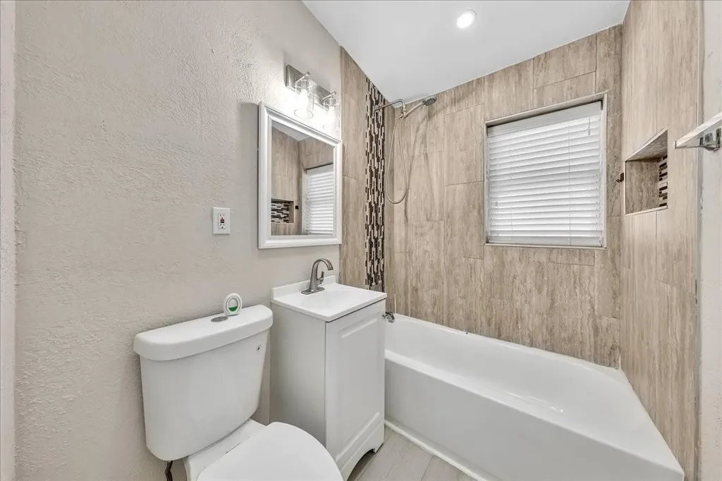 305 NE 8th Street Pompano Beach FL 33060
